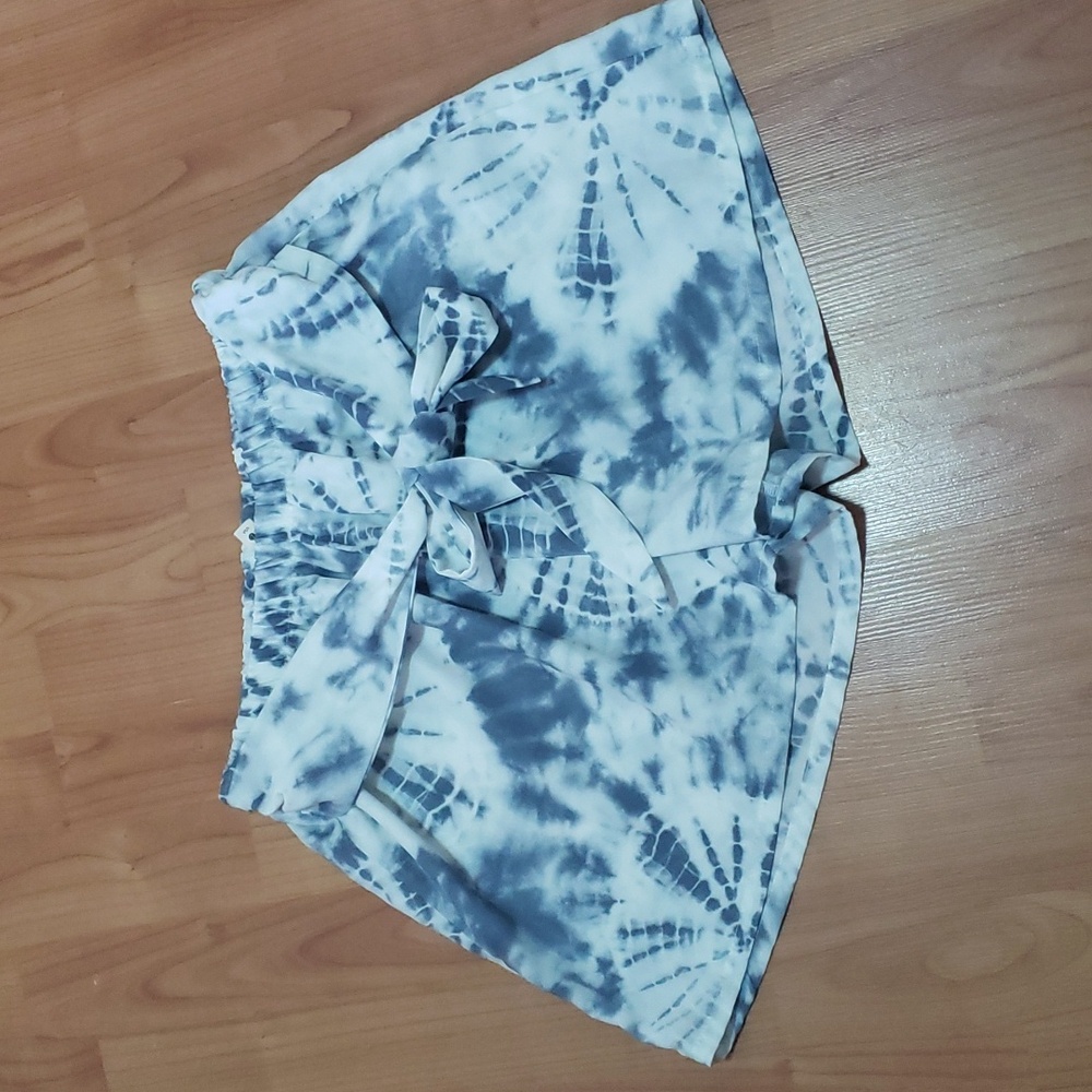 Tyche Blue White Tie Dye Shorts